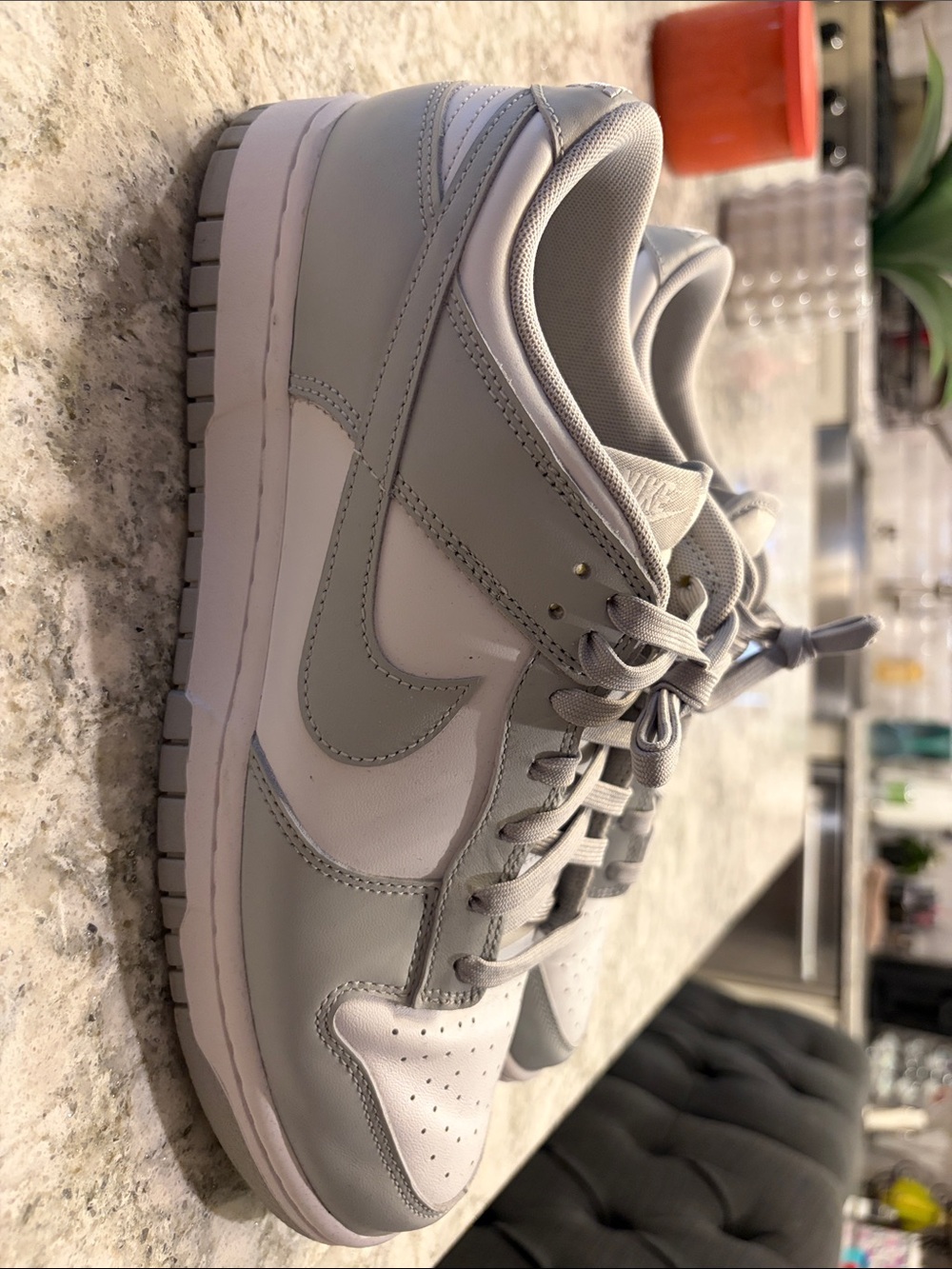 Nike Low-Top Sneaker in Light Gray and White